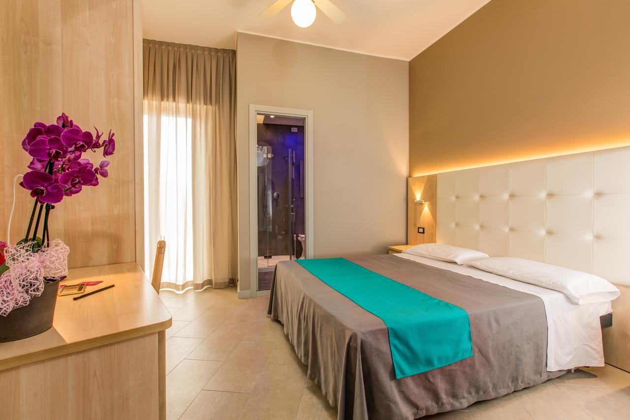 Hotel Romantico Gabicce Mare Exterior photo